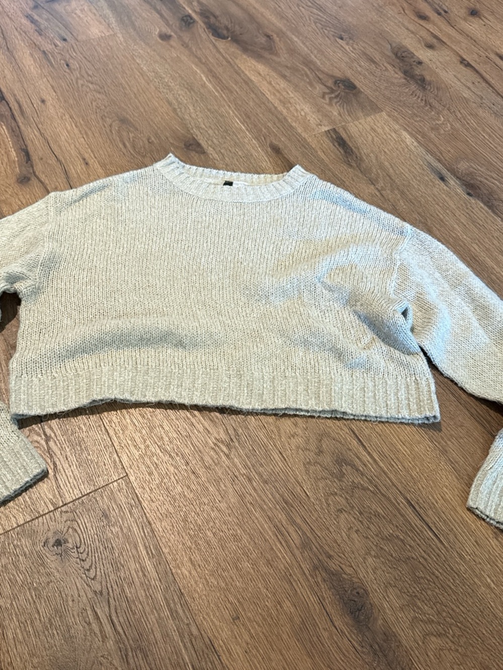 H&M Cropped Crewneck Sweater in Light Tan